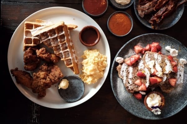 Chicken en Waffles bij Staring at Jacob 
