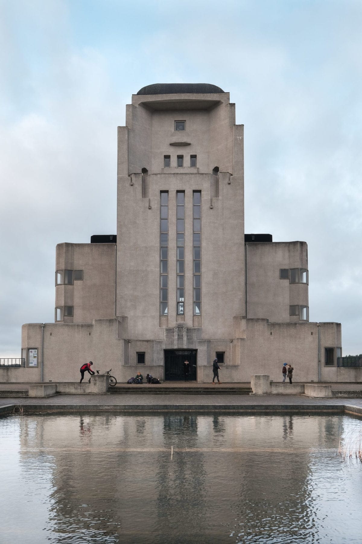 Verwonder je over het monumentale gebouw van Radio Kootwijk in het Kootwijkerzand