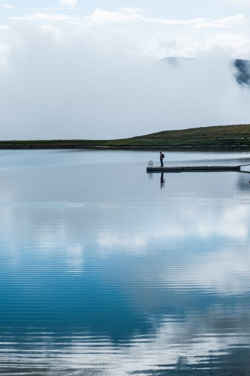 Hike langs bergmeren en koddige zwartneusschapen